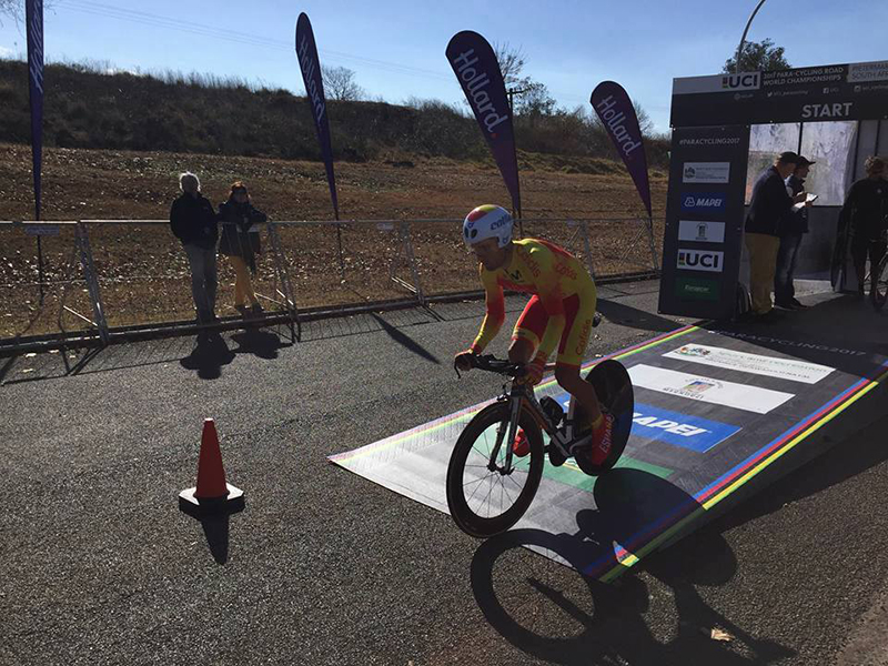 Eduardo Santas particip&oacute; en el mundial de ciclismo